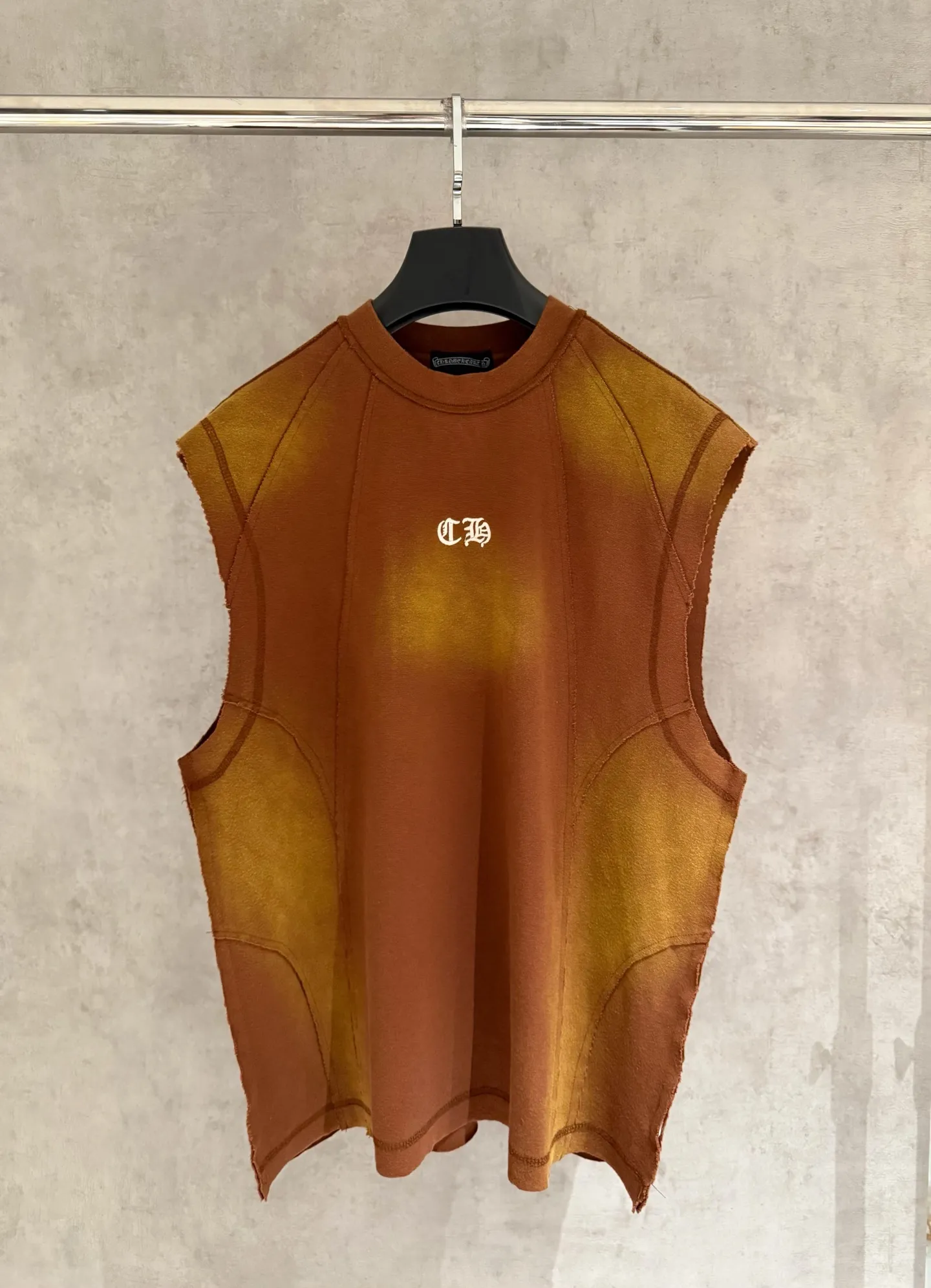 🅿️200 [Strict quality control] CH Crow Heart Sleeveless Round Neck T-shirt 320g heavy-duty composite fabric The upper body is wide and stylish Ice-feeling experience on the inside Waist side splicing tailoring Spray horse slip plus burning process The oversize version highlights the trendy design Size: L-4XL